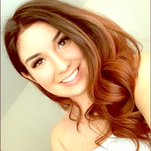 Meet your Posher, Justine - Picture 1 of 1